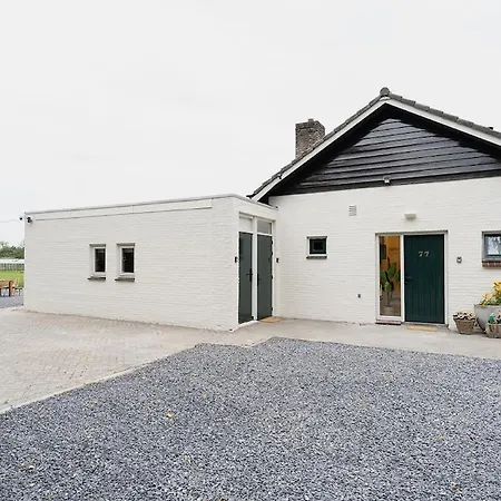 Affordable Walk In Nature Holiday home *